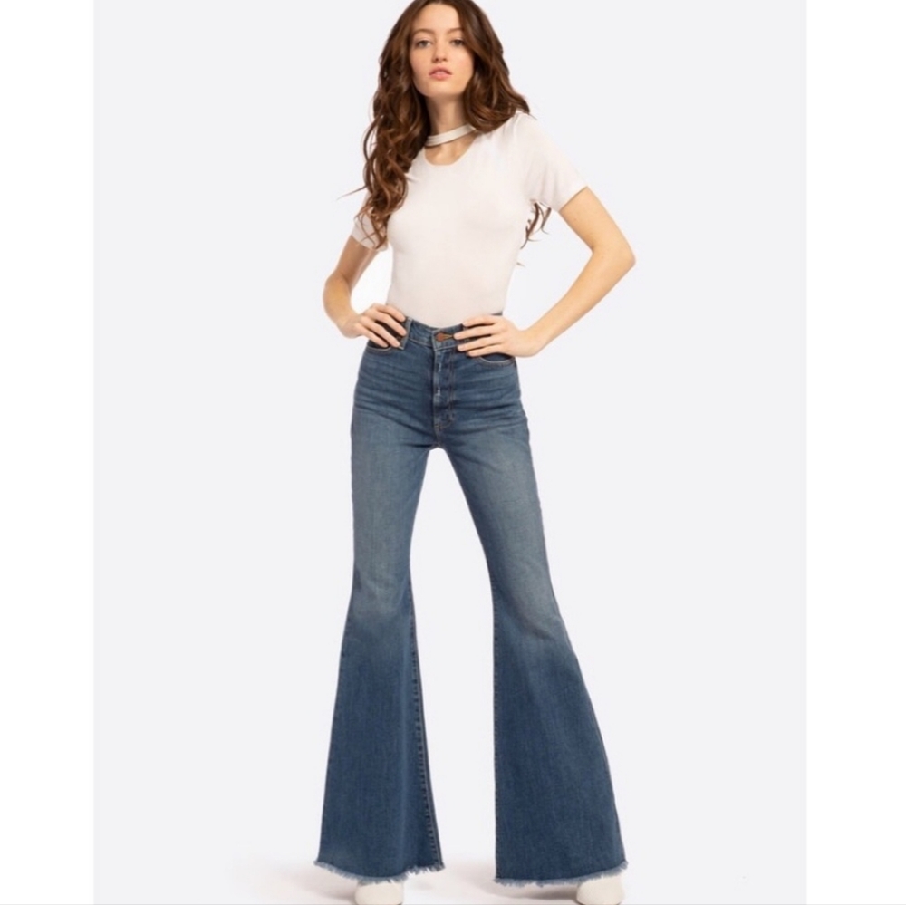 Alice and Olivia Beautiful High Rise Bell in Fool Errand 26 NWT